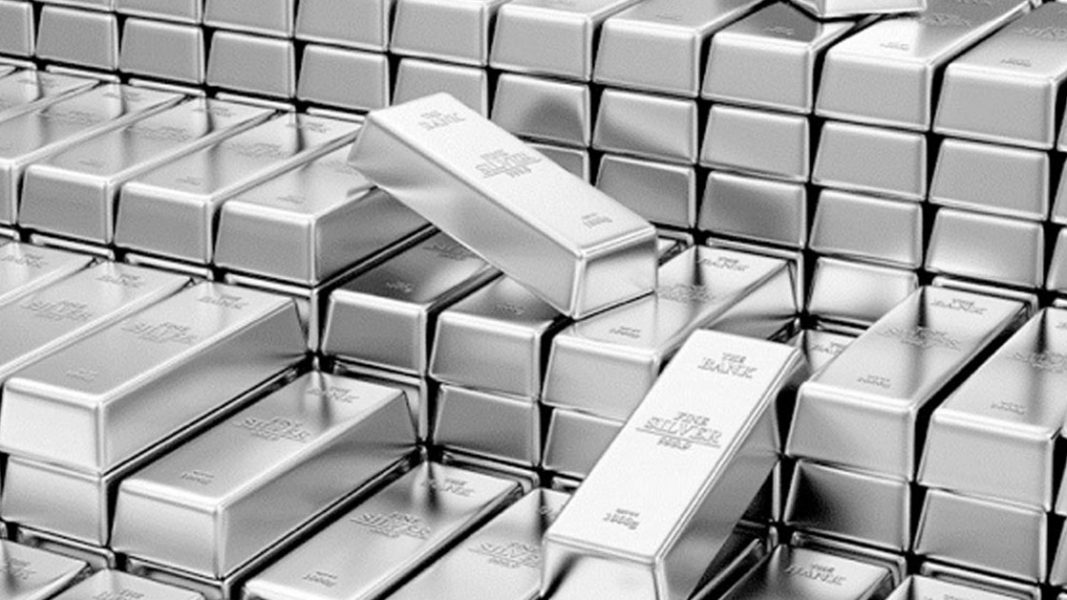 Silver ratio returns to key level