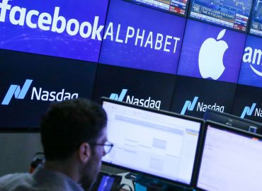 Tech and Discretionary shares drive US lower