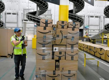 Amazon down 14%- US markets break into bear territory