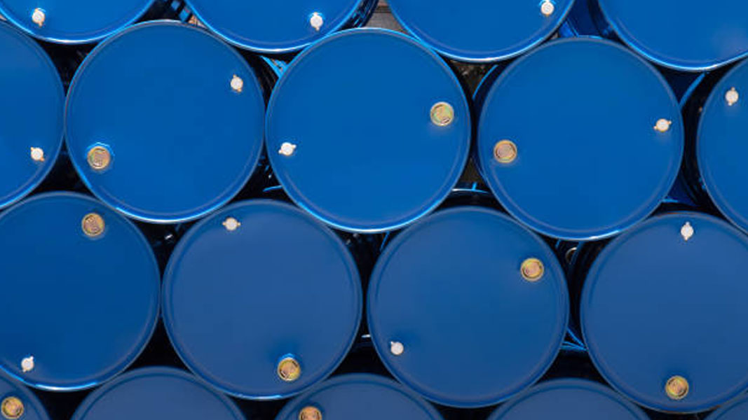 Crude falls below $90 US a barrel for the first time since Feb