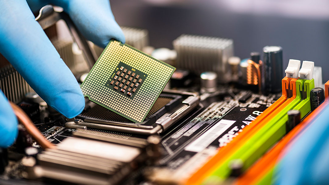 Revasum makes leadership change amid cash flow struggles and semiconductor shipping delays