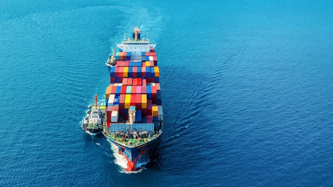 Geopolitical tensions flow through Red Sea and Taiwan Strait, prompting an ASX pullback